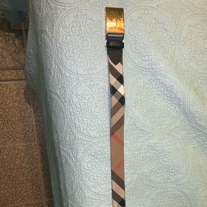 Real Burberry belt with serial number barely used